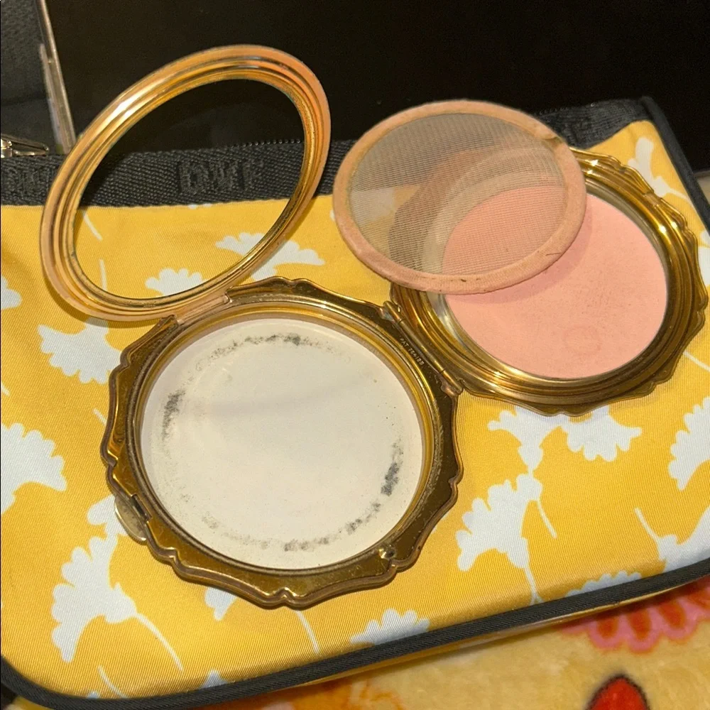 Vintage Stratton powder compact floral embossed - Picture 8 of 11